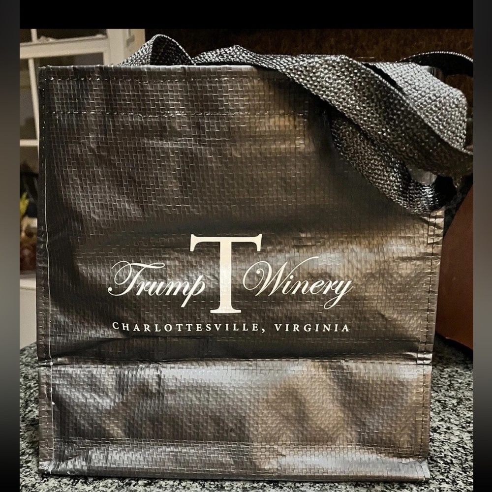 TRUMP WINERY Wine Bag - Holds 6 Bottles - DJT Winery, Va.
